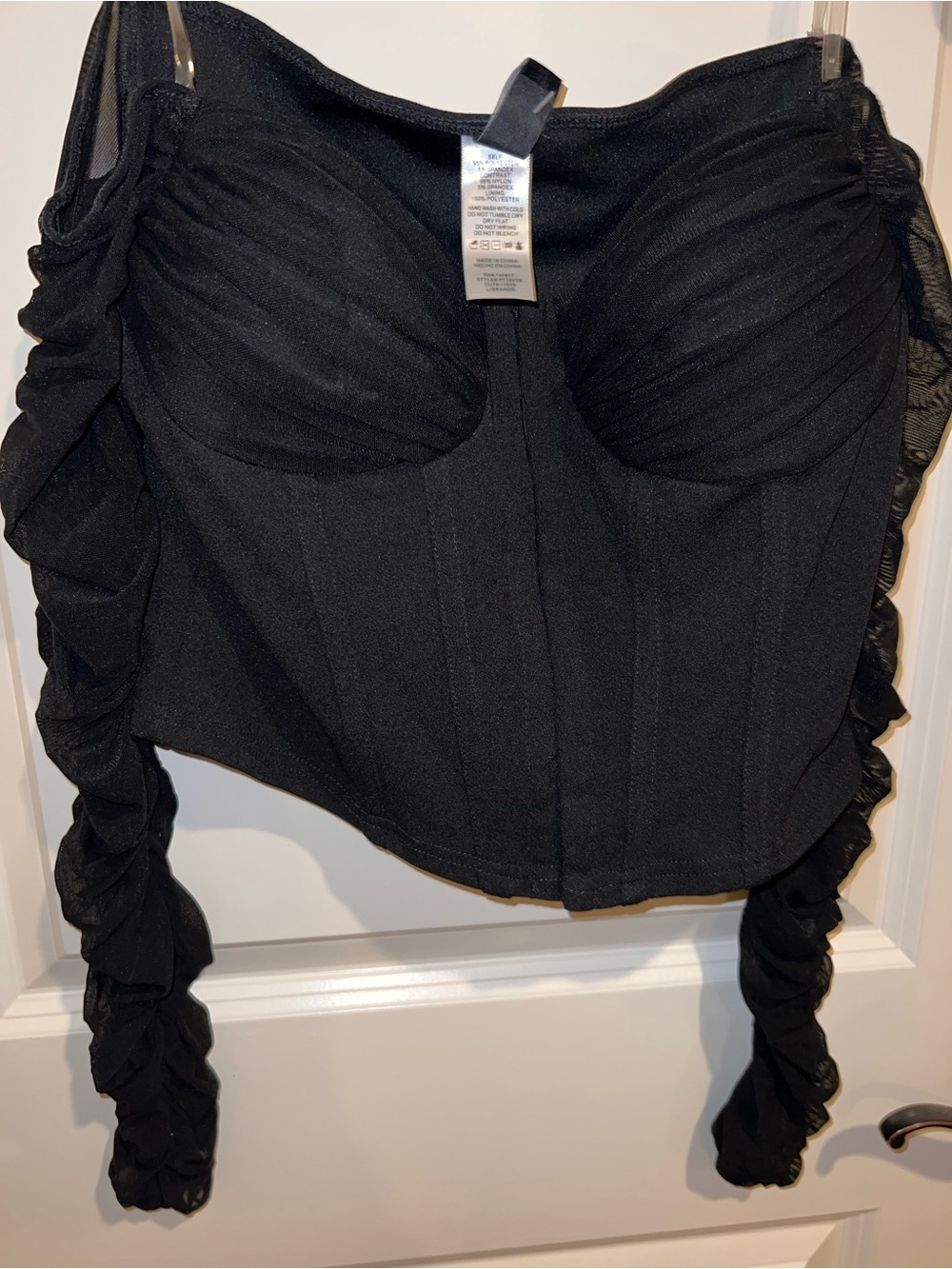 Cropped women’s black shirt size L